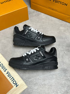 colour: black 