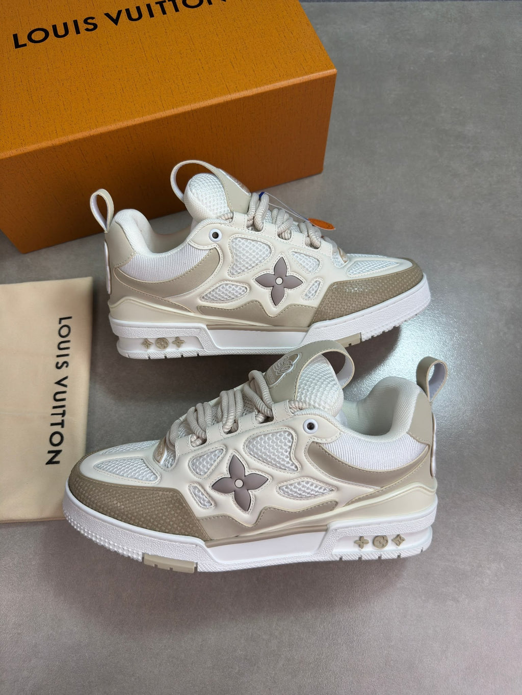 colour: beige 