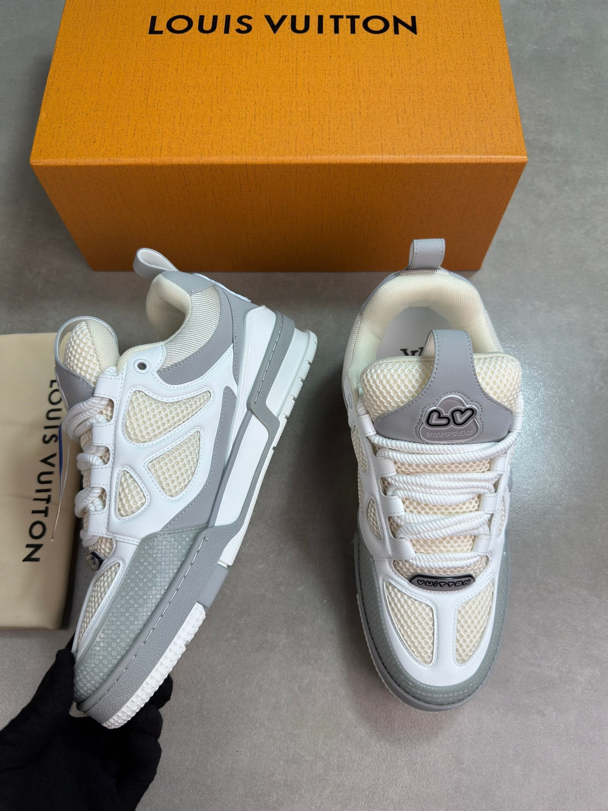 colour: gray