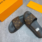 colour: brown 