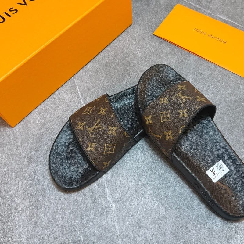 colour: brown 