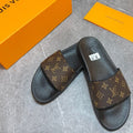colour: brown 