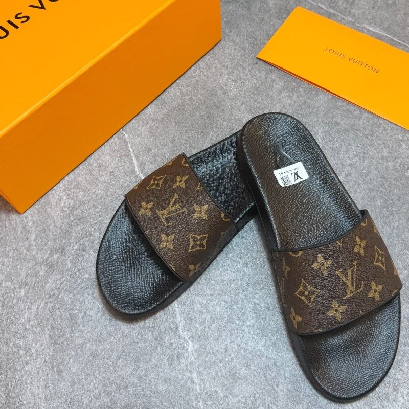colour: brown 