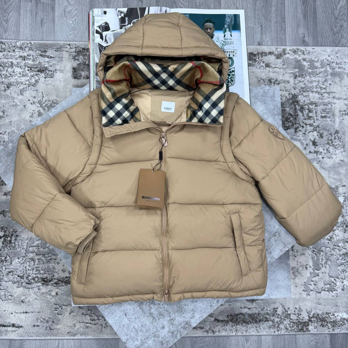 colour: beige 