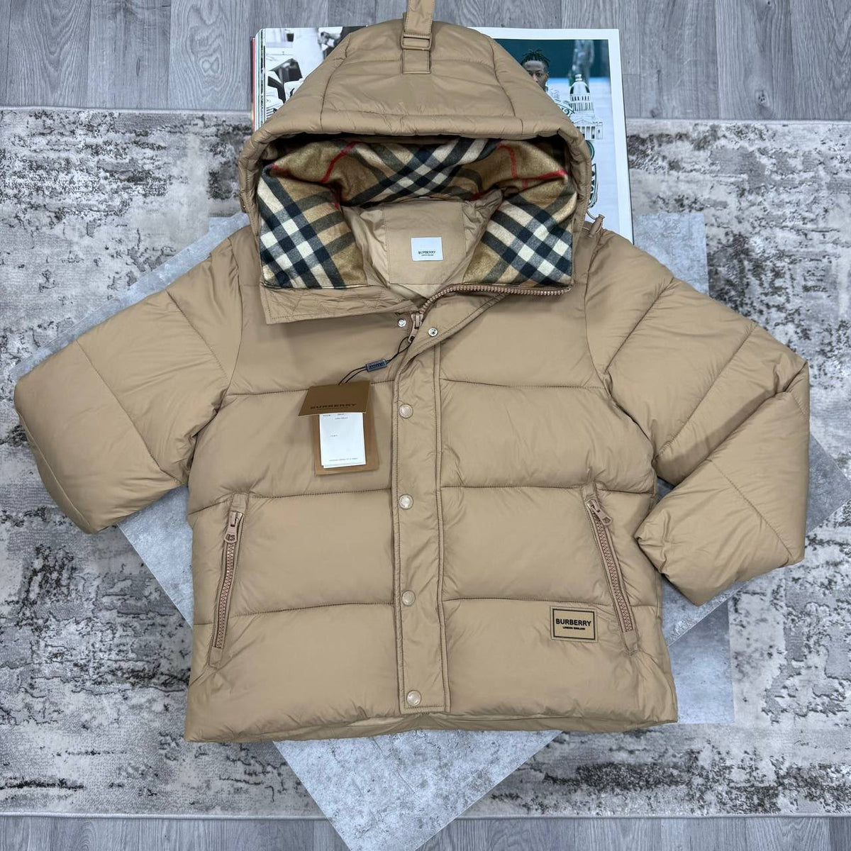 colour: beige 