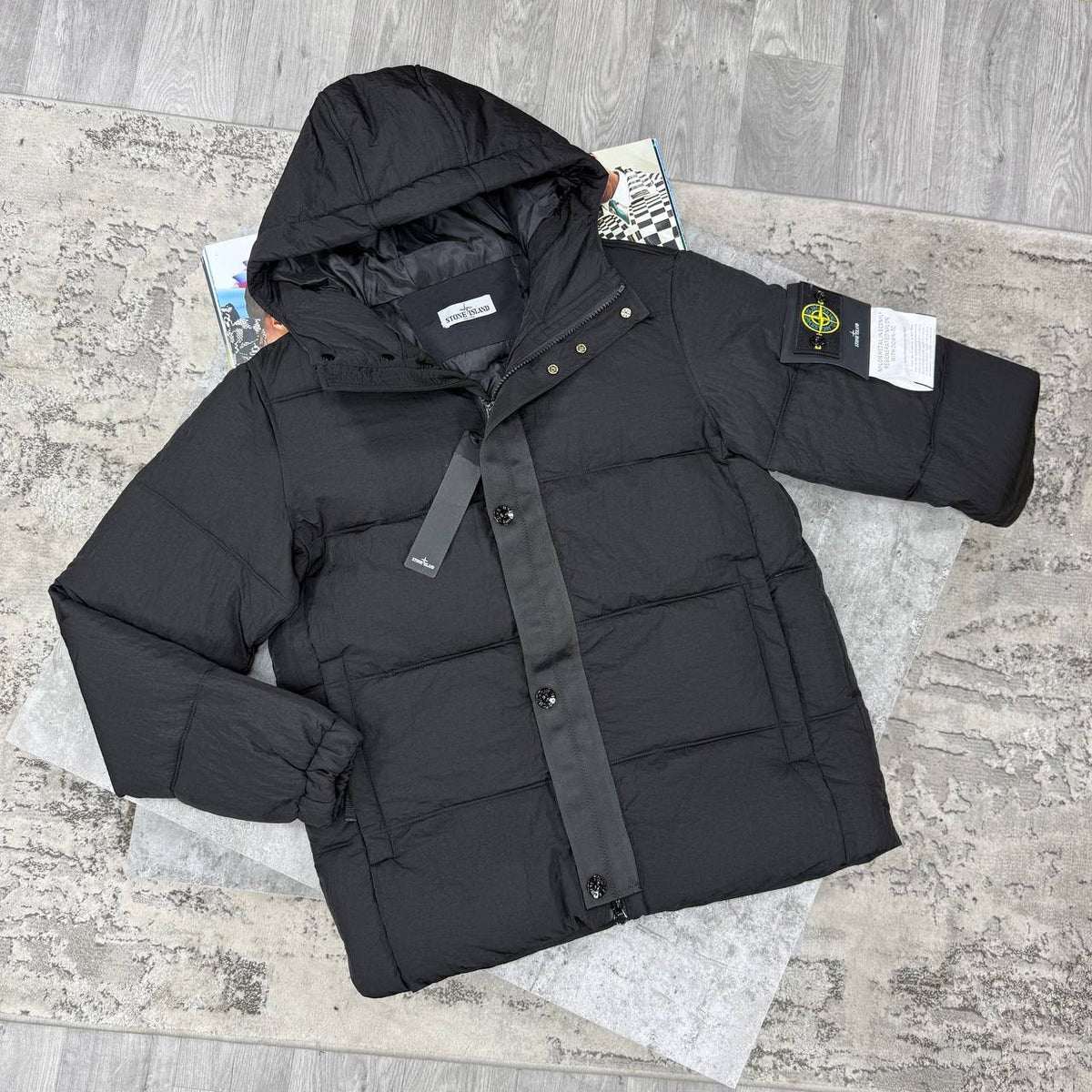 colour:  black 