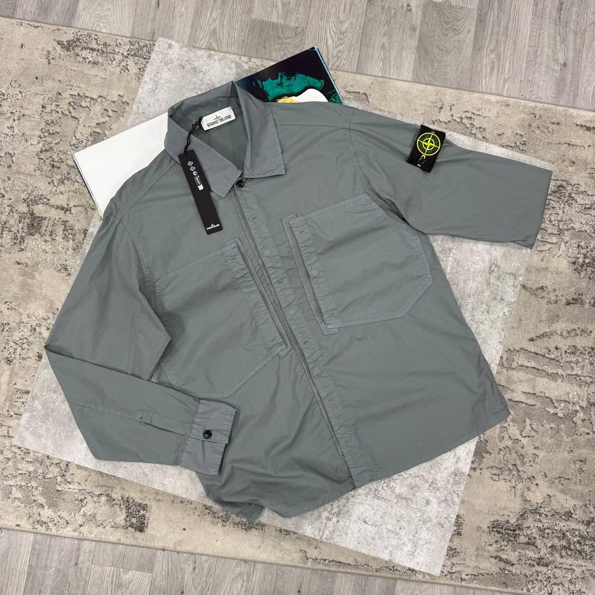 colour:  grey 