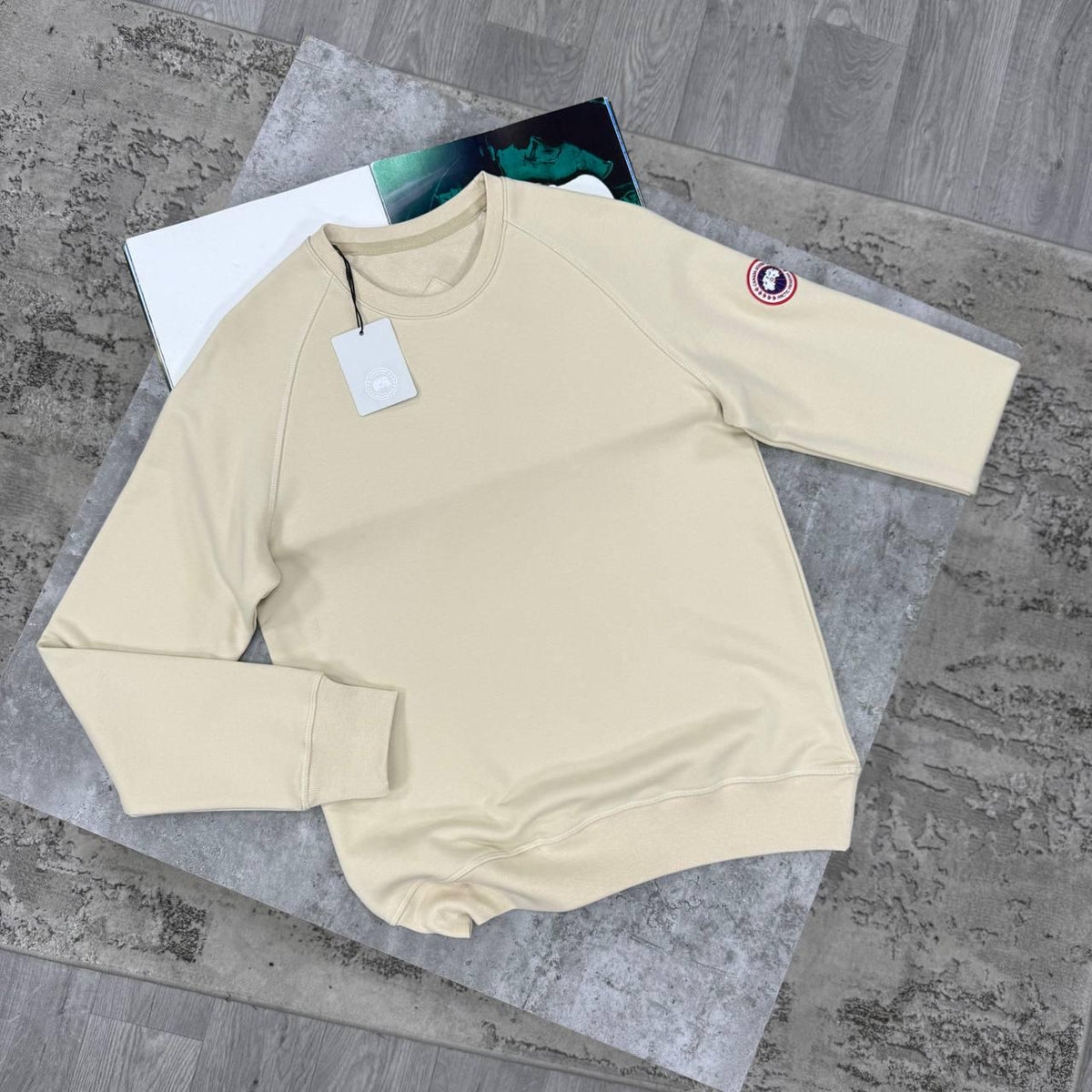 colour:  beige 