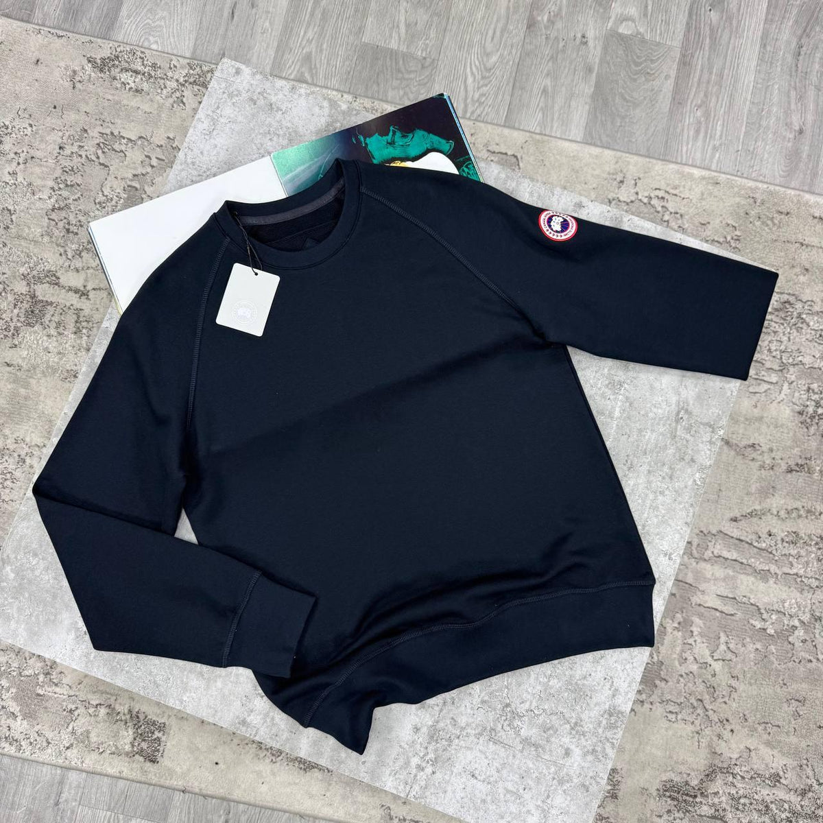colour:  black 