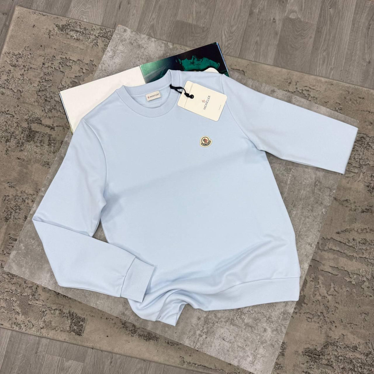 colour:  light blue 