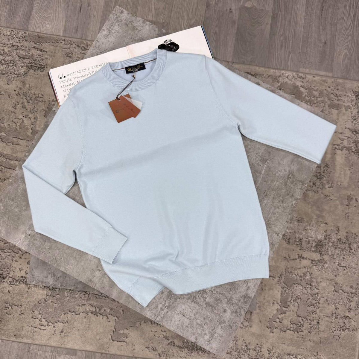 colour:  light blue 