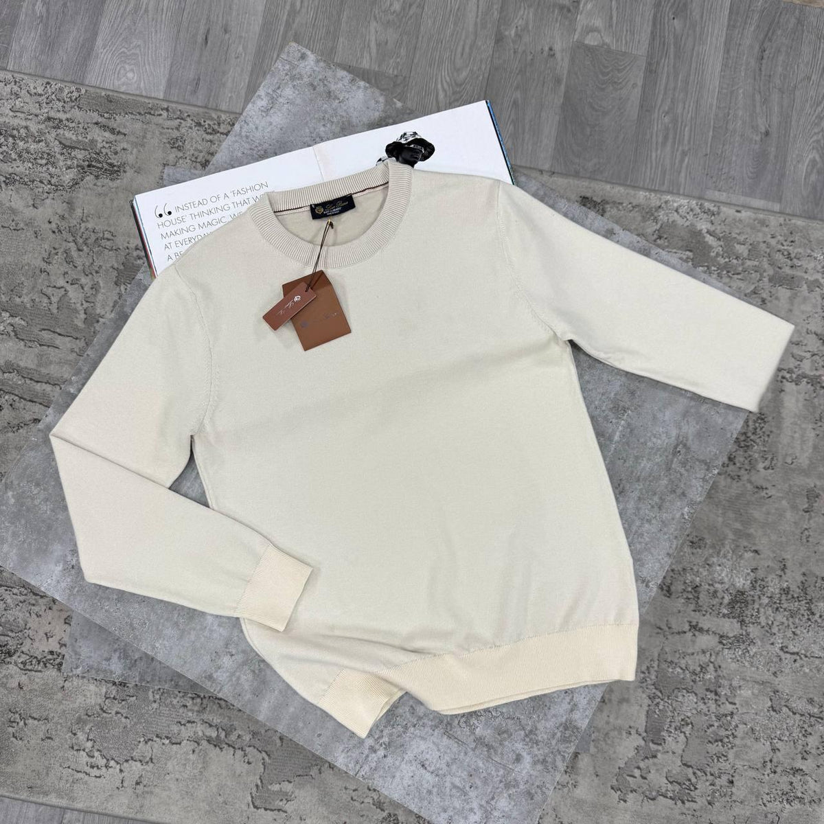 colour:  cream