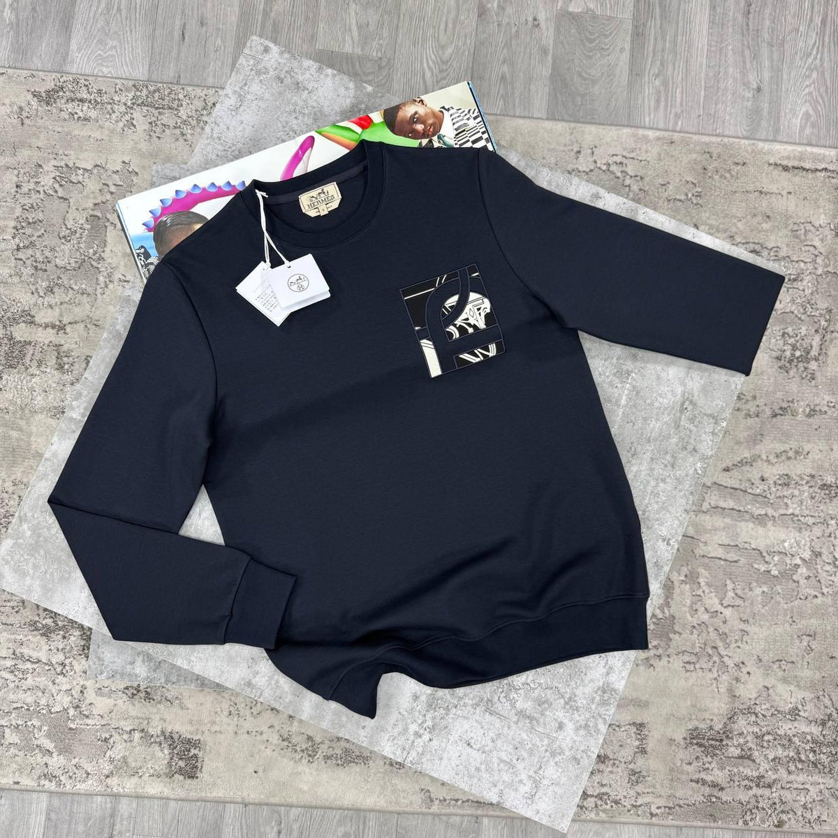colour:  navy blue 