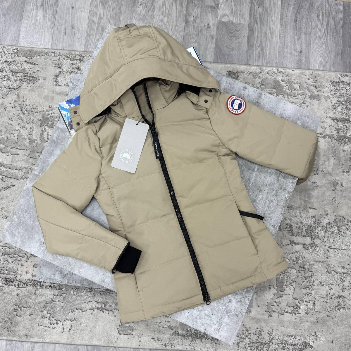 colour:  beige 