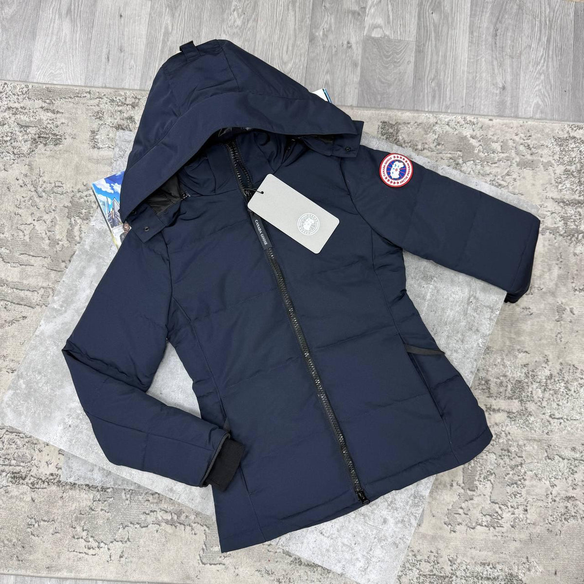 colour:  navy blue 