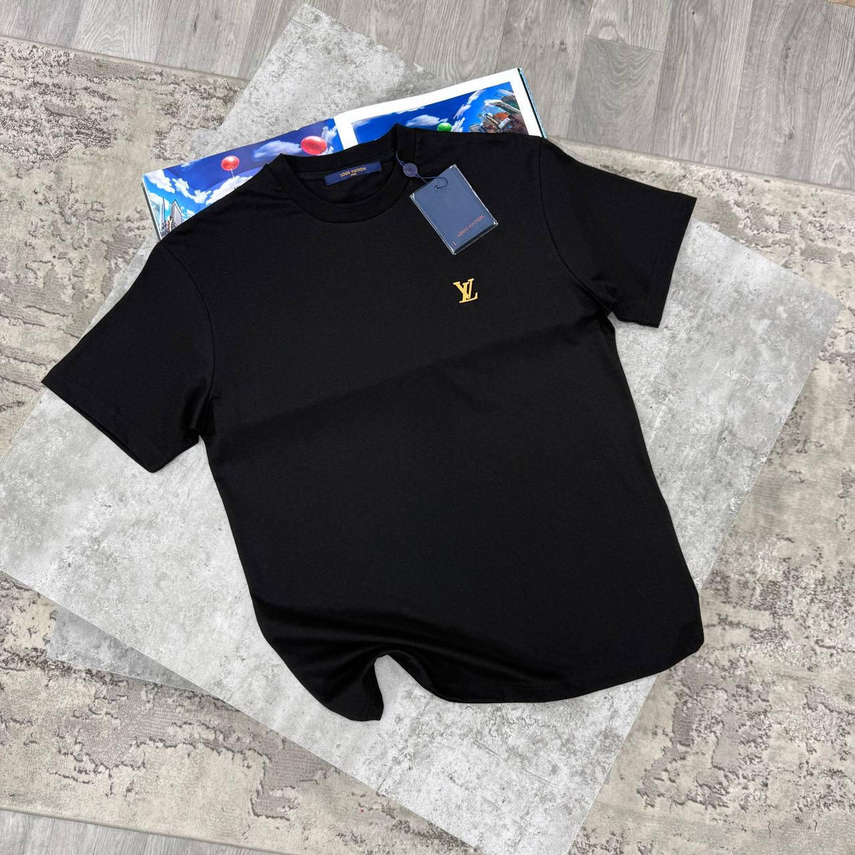 colour:  black 