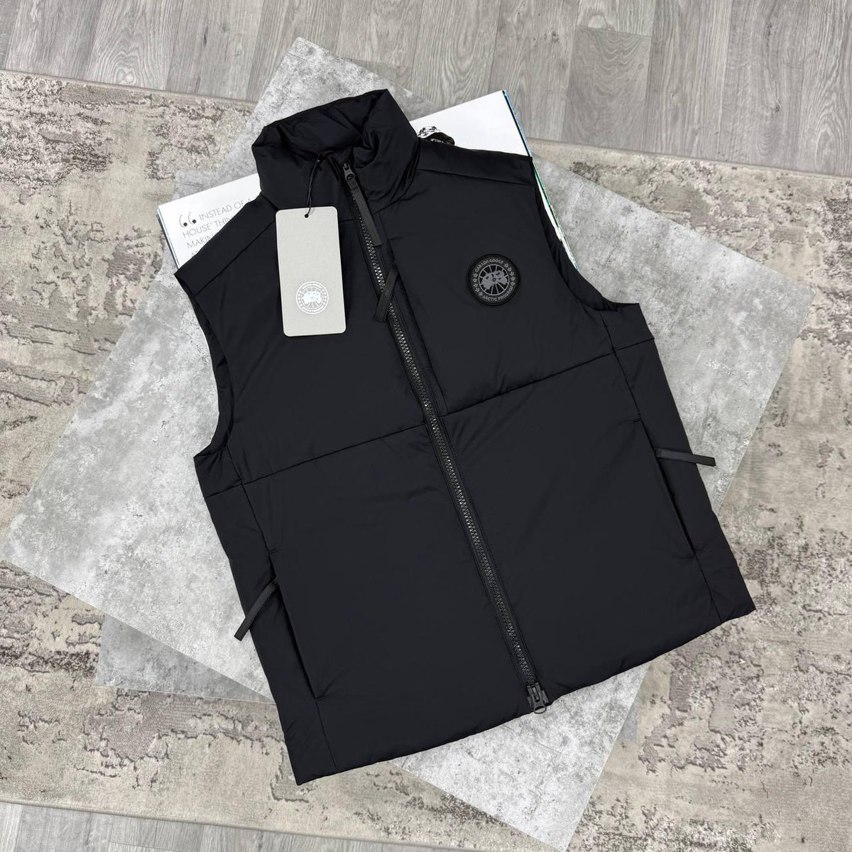 colour:  black 