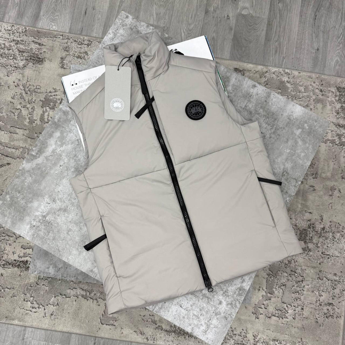 colour:  grey 