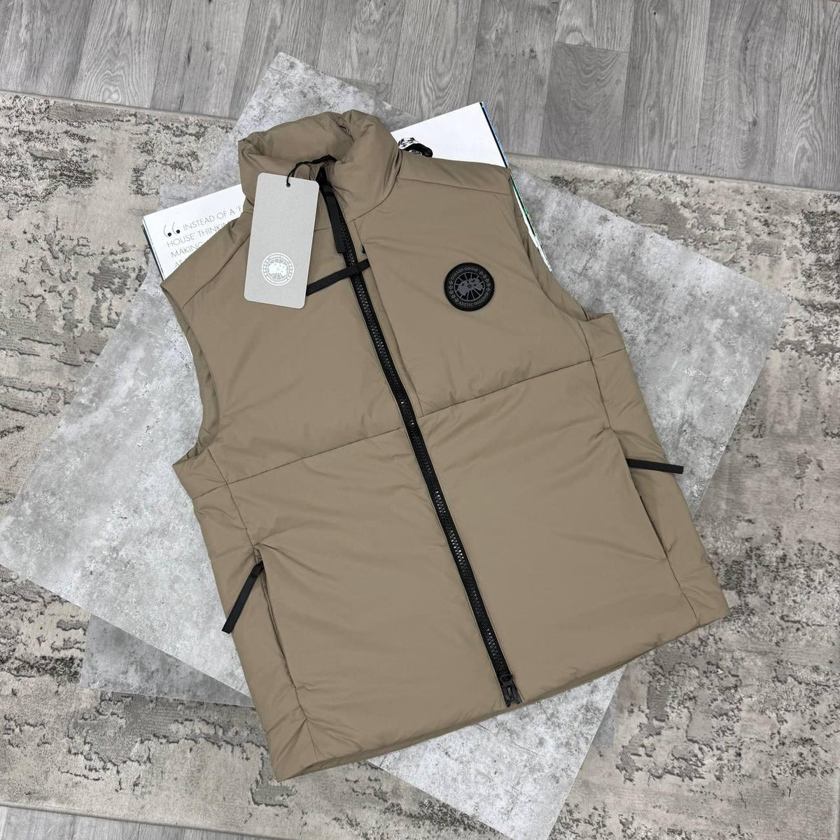 colour:  brown 