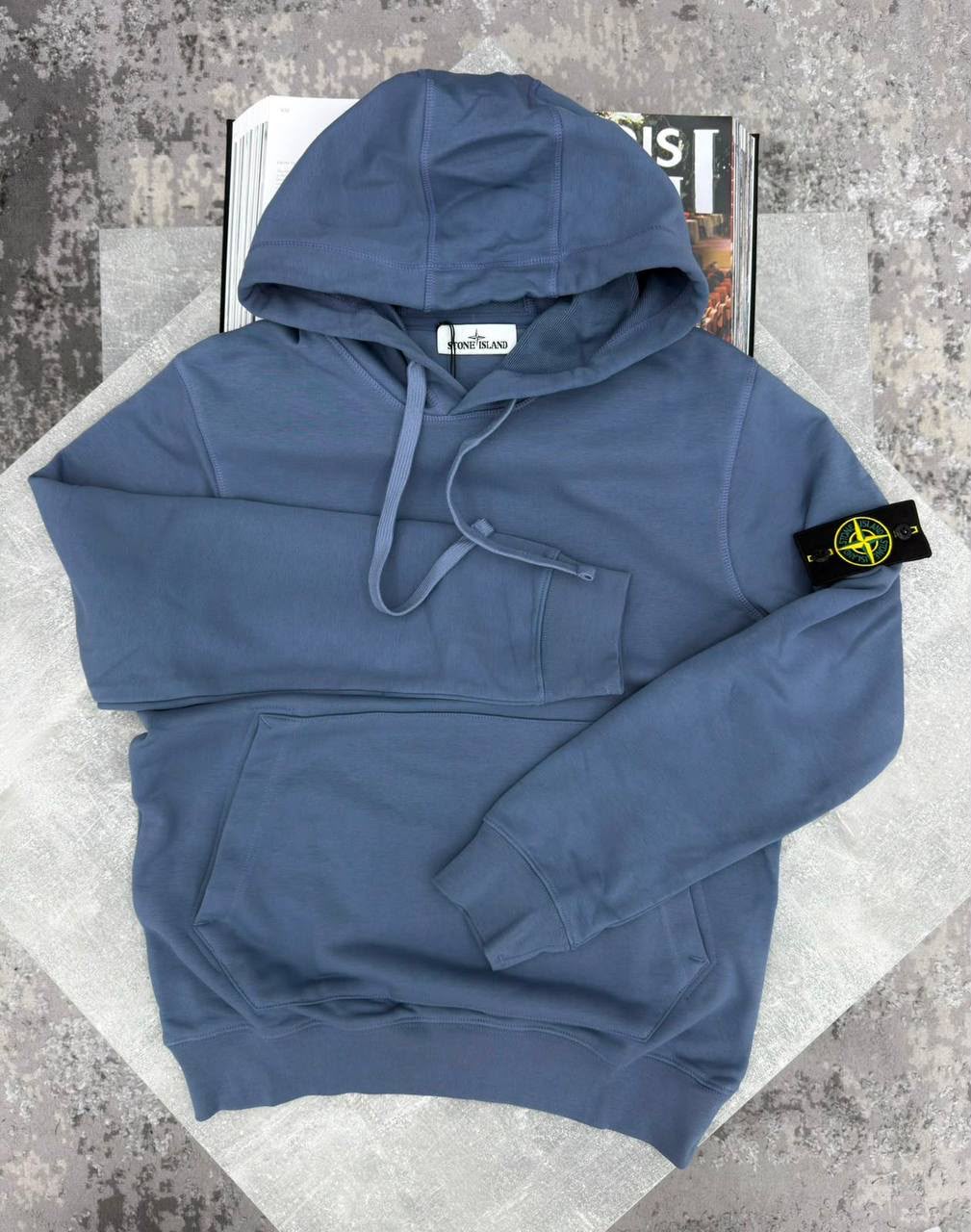 colour:  dark blue 