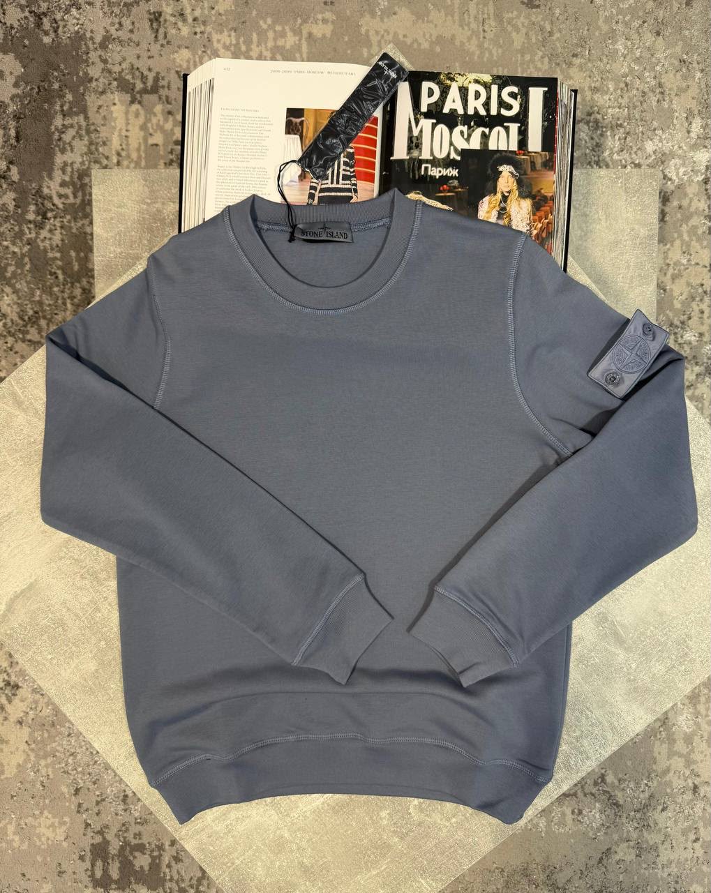 colour: gray