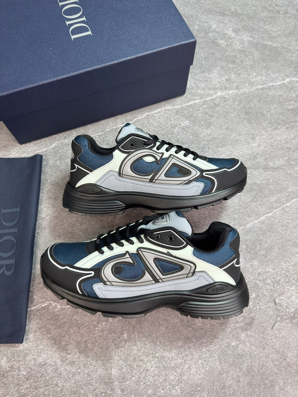 CD B30s - Black & blue